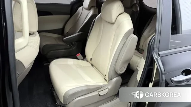 Kia Carnival 4th generation 2023 Черный из Кореи, фото 2