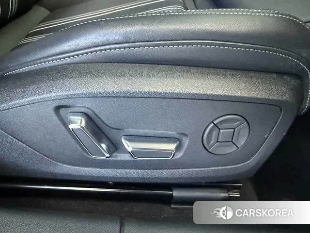 Audi A3 2023 Белый из Китая, фото 2