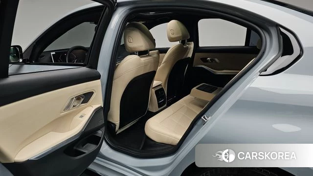 BMW 3 Series (G20) 2024 Серебристо-серый из Кореи, фото 2