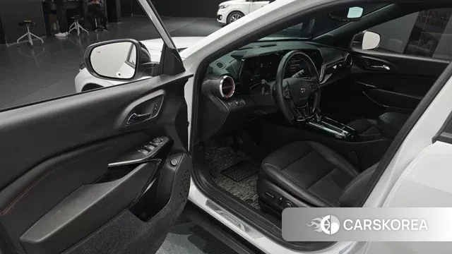 Chevrolet (GM Daewoo) Trax Crossover 2023 Белый из Кореи, фото 2