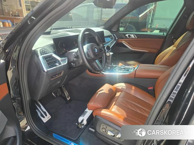 BMW X7 (G07) 2024 Черный из Кореи, фото 2