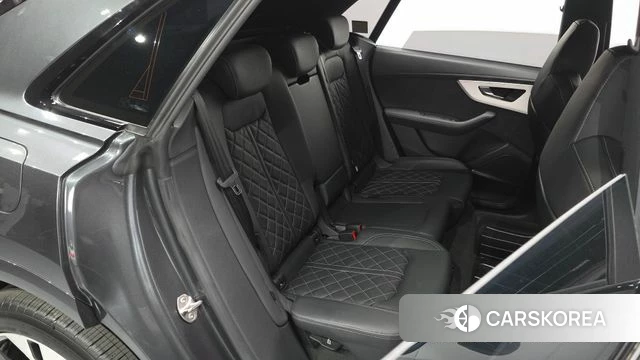 Audi Q8 (4M) 2023 Серый из Кореи, фото 2