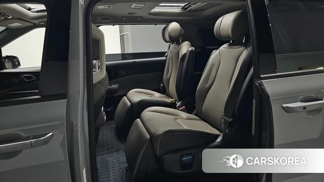 Kia The New Carnival 4th Generation 2024 Серебристо-серый из Кореи, фото 2