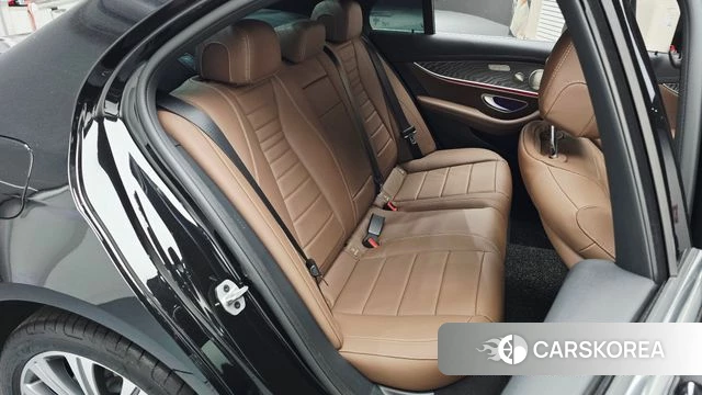 Mercedes-Benz E-Class W213 2023 Черный из Кореи, фото 2