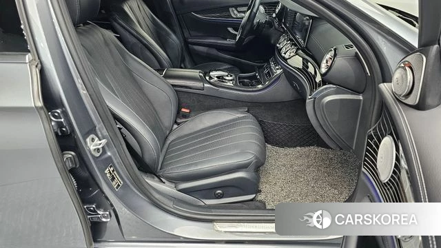 Mercedes-Benz E-Class W213 2020 Серый из Кореи, фото 2
