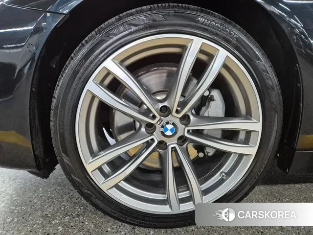 BMW 5 Series (G30) 2019 Черный из Кореи, фото 2