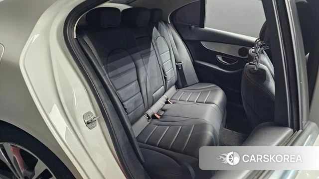 Mercedes-Benz C-Class W205 2018 Белый из Кореи, фото 2