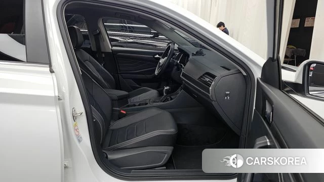 Volkswagen 7th Generation of Jetta 2022 Белый из Кореи, фото 2