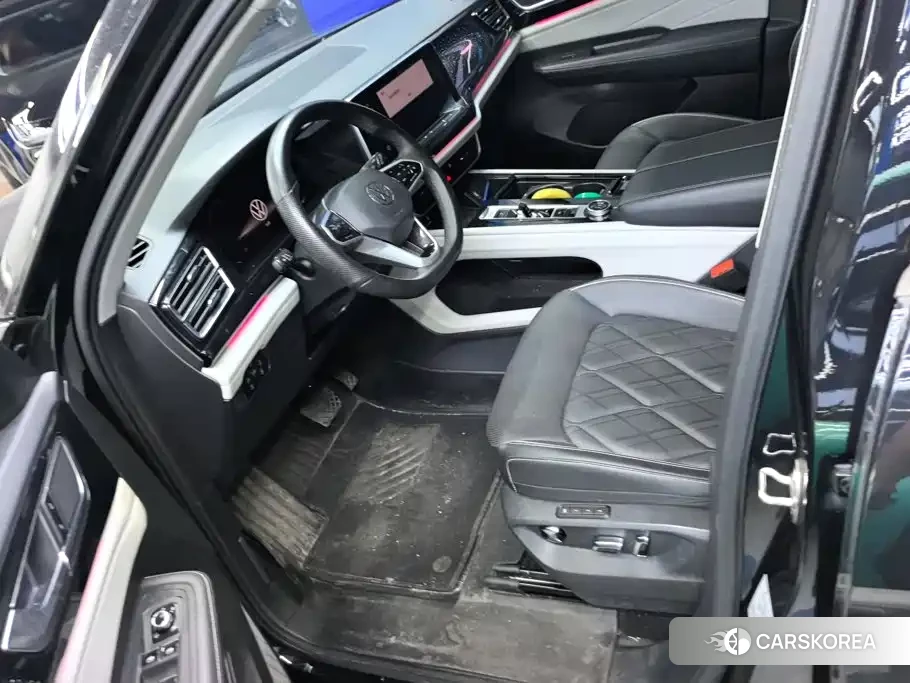 Volkswagen Tourang 2024 Черный из Китая, фото 2