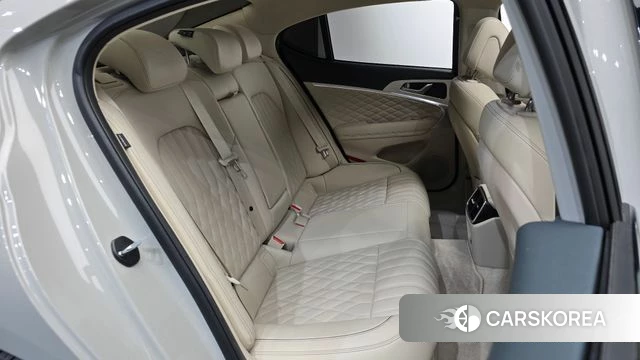Genesis The New G70 2025 Серебристо-серый из Кореи, фото 2