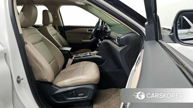 Ford Explorer 6th Generation 2021 Белый из Кореи, фото 2