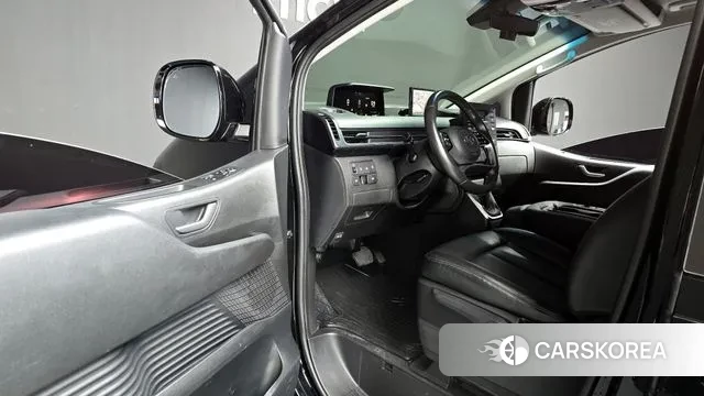 Hyundai Staria 2022 Черный из Кореи, фото 2