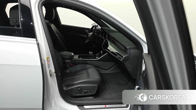 Audi A6 (C8) 2021 Белый из Кореи, фото 2