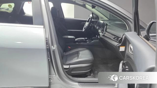 Kia Sportage 5th Generation Hybrid 2023 Серый из Кореи, фото 2