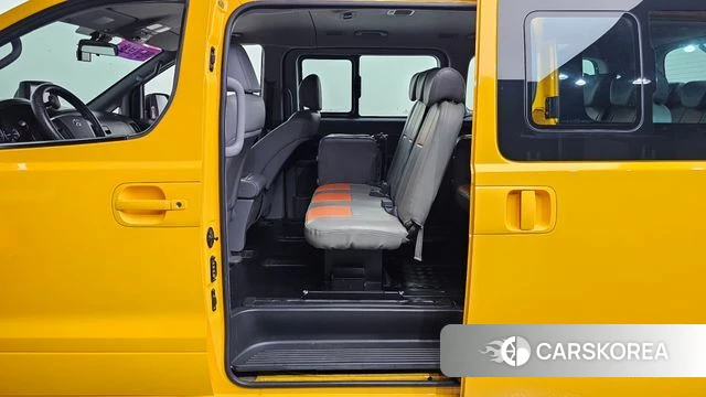 Hyundai The New Grand Starex 2018 Желтый из Кореи, фото 2
