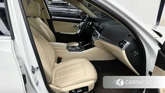 BMW 3 Series (G20) 2020 Белый из Кореи, фото 2