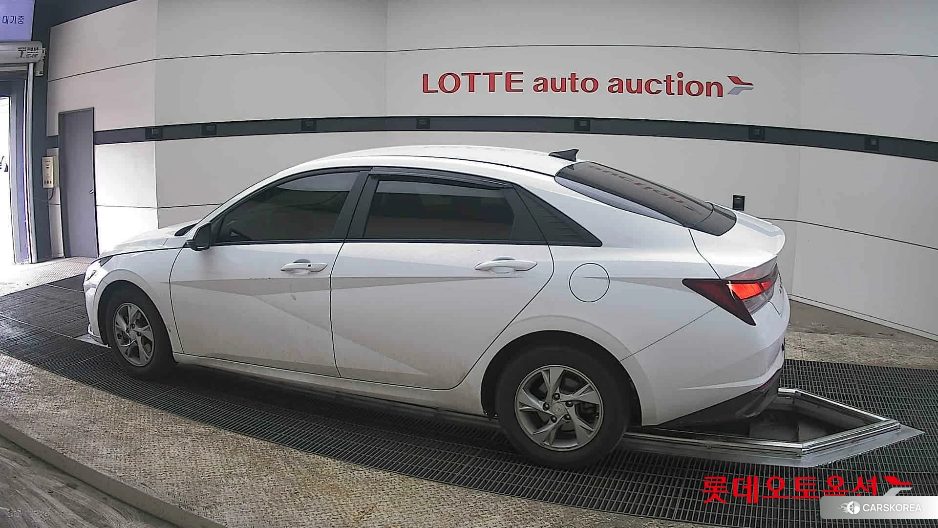 Hyundai Avante 2023 Atlas White из Кореи, фото 2