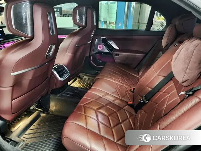 BMW i7 (G70) 2023 Черный из Кореи, фото 2