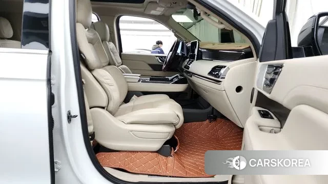 Lincoln Navigator 4th generation 2021 Белый из Кореи, фото 2