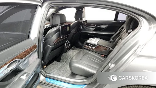 BMW 7 Series (G11) 2018 Серый из Кореи, фото 2