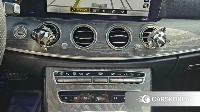 Mercedes-Benz E-Class W213 2021 Черный из Кореи, фото 2