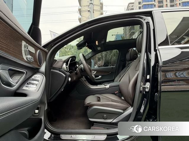 Mercedes-Benz GLC 2023 Черный из Китая, фото 2