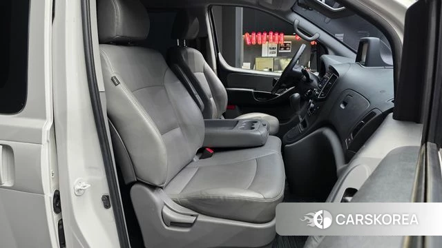 Hyundai The New Grand Starex 2019 Белый из Кореи, фото 2