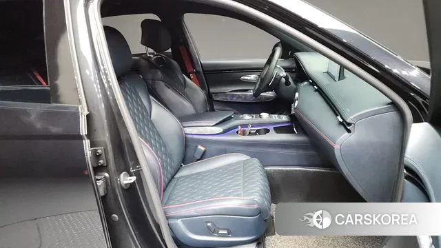 Genesis GV70 2021 Черный из Кореи, фото 2