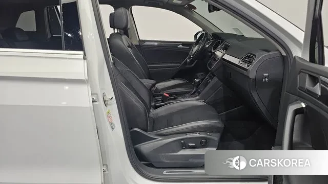 Volkswagen Tiguan second Generation 2020 Белый из Кореи, фото 2