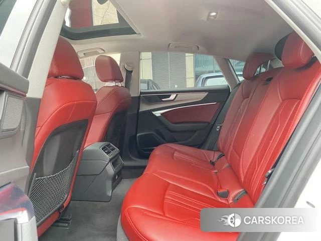 Audi A7 2022 Белый из Китая, фото 2
