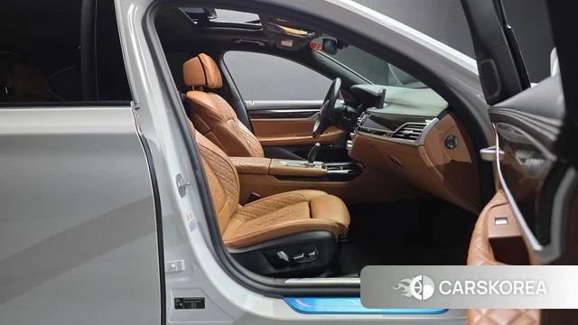 BMW 7 Series (G11) 2020 Белый из Кореи, фото 2
