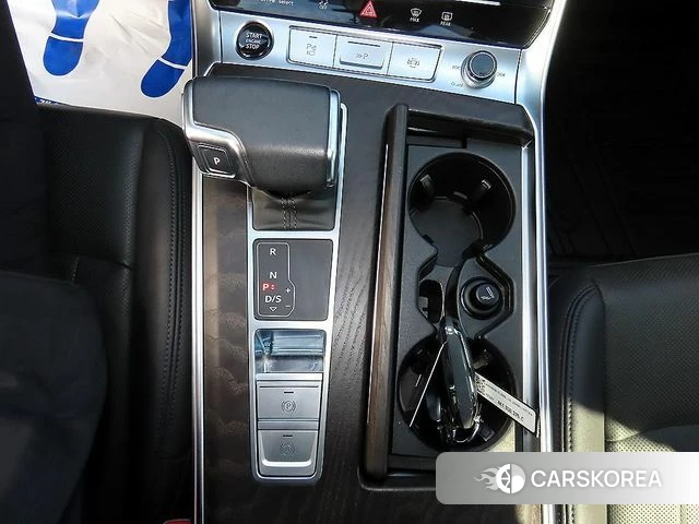 Audi A6 (C8) 2023 Серебряный из Кореи, фото 2