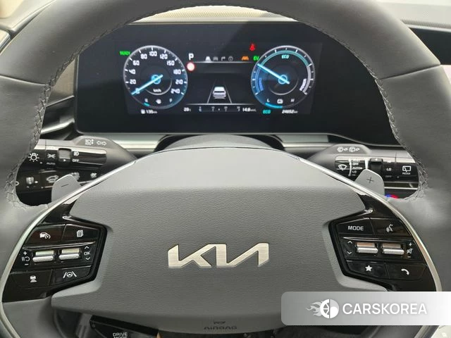 Kia Di Ol Nu Niro 2024 Белый из Кореи, фото 2