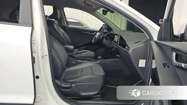 Kia Di Ol Nu Niro 2023 Белый из Кореи, фото 2