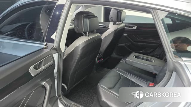 Volkswagen Arteon 2023 Серебряный из Кореи, фото 2