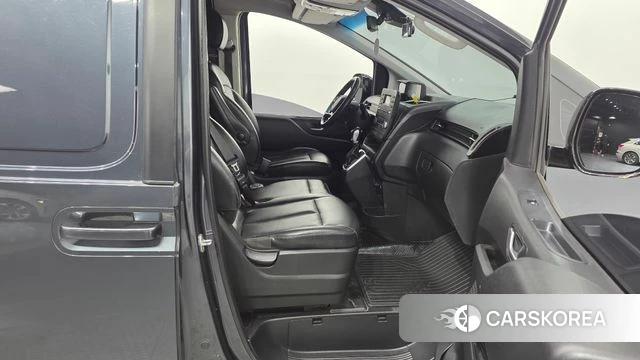 Hyundai Staria 2021 Серый из Кореи, фото 2