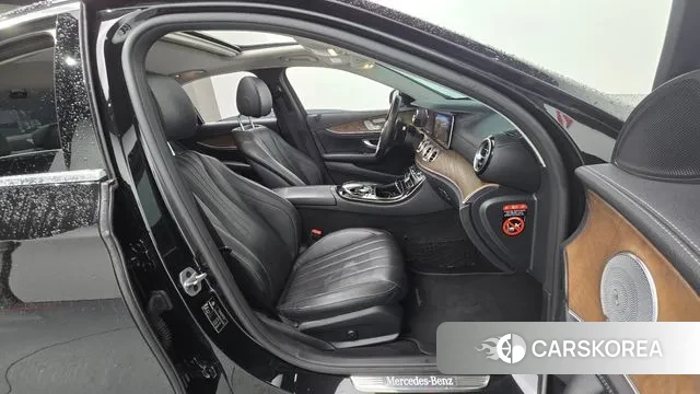 Mercedes-Benz E-Class W213 2018 Черный из Кореи, фото 2