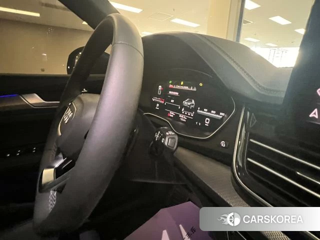 Audi Q5L 2025 Черный из Китая, фото 2