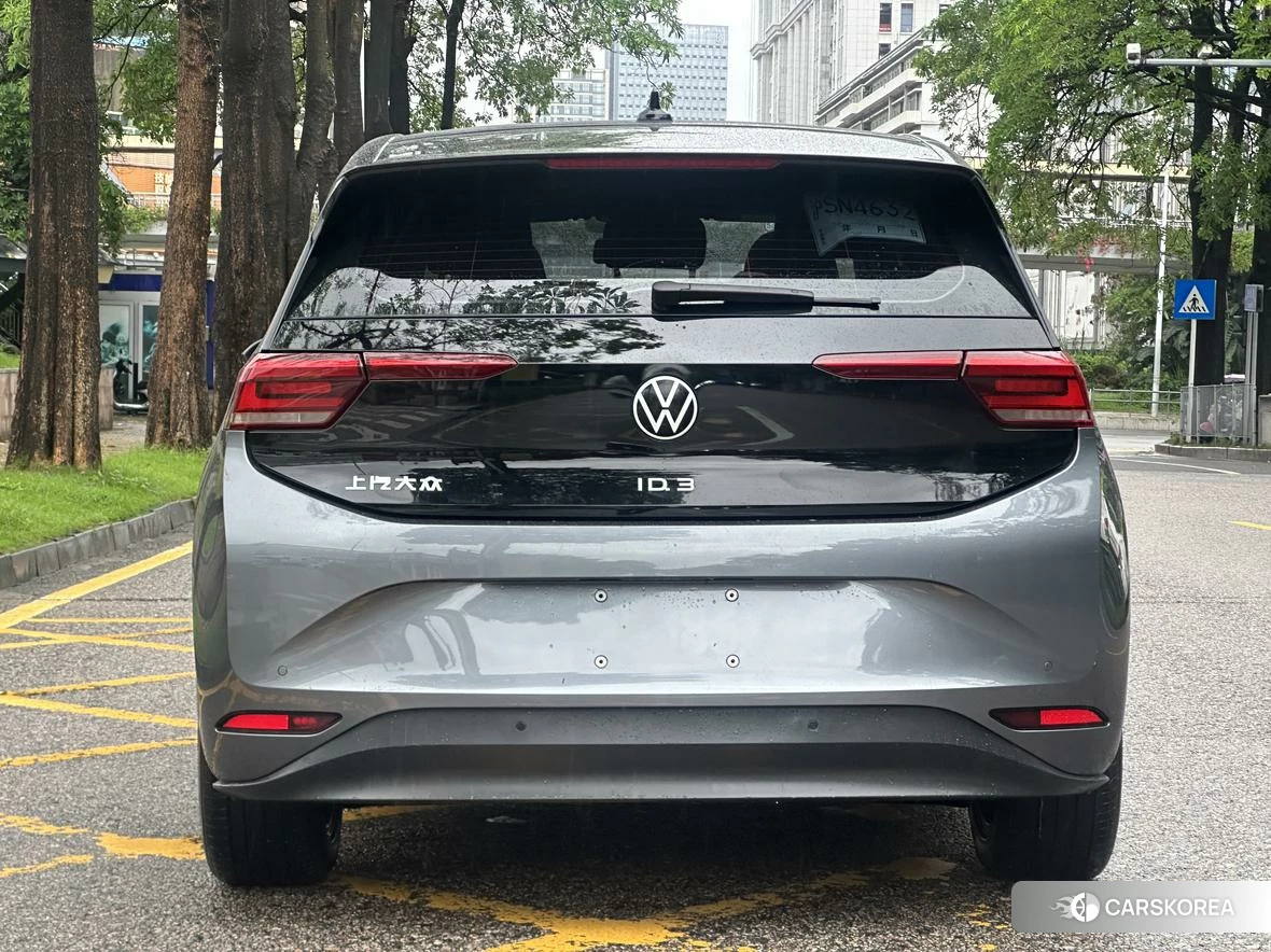 Volkswagen ID.3 2022 Темно-серый из Китая, фото 2