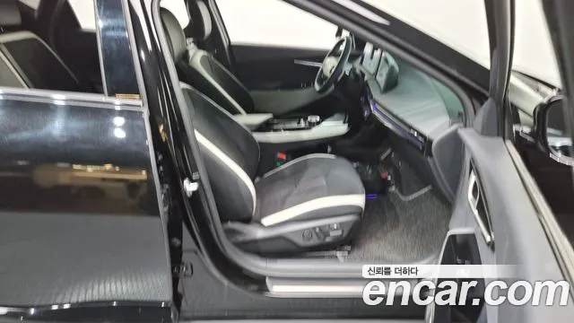 Kia EV6 2023 Черный из Кореи, фото 2