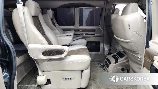 Chevrolet Express Van 2018 Черный из Кореи, фото 2