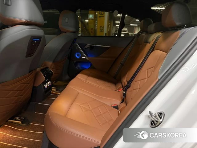 BMW 5 Series (G60) 2026 Белый из Кореи, фото 2