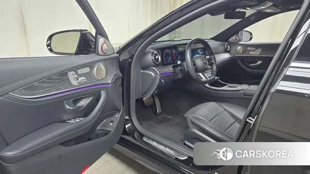 Mercedes-Benz E-Class W213 2022 Черный из Кореи, фото 2