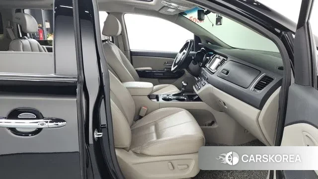 Kia The New Carnival 2018 Черный из Кореи, фото 2