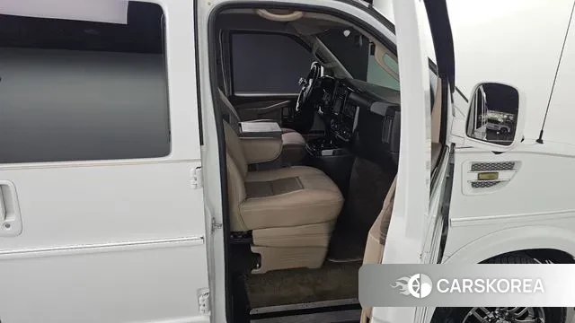 Chevrolet Express Van 2018 Белый из Кореи, фото 2