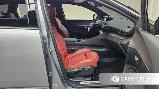 Peugeot 5008 second generation 2024 Серый из Кореи, фото 2