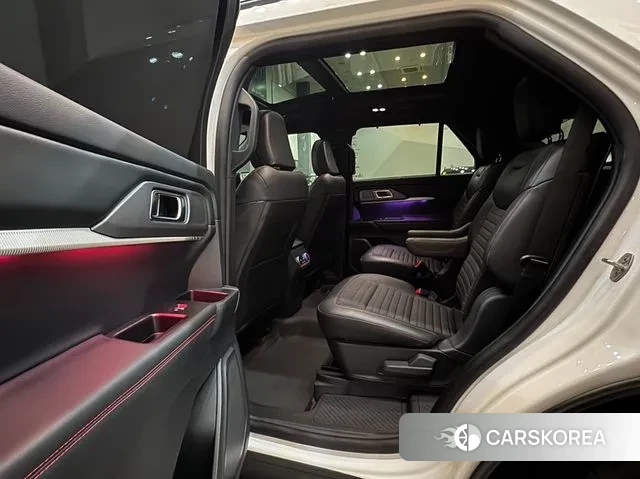 Ford Explorer 6th Generation 2025 Белый из Кореи, фото 2