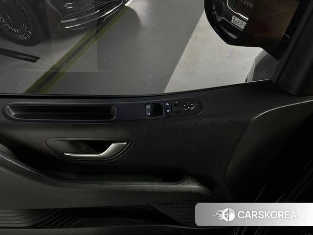 Hyundai Staria 2023 Черный из Кореи, фото 2