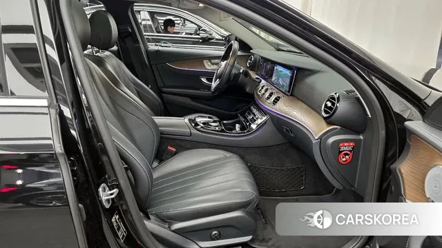 Mercedes-Benz E-Class W213 2019 Черный из Кореи, фото 2