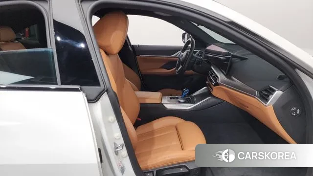 BMW i4 2022 Белый из Кореи, фото 2
